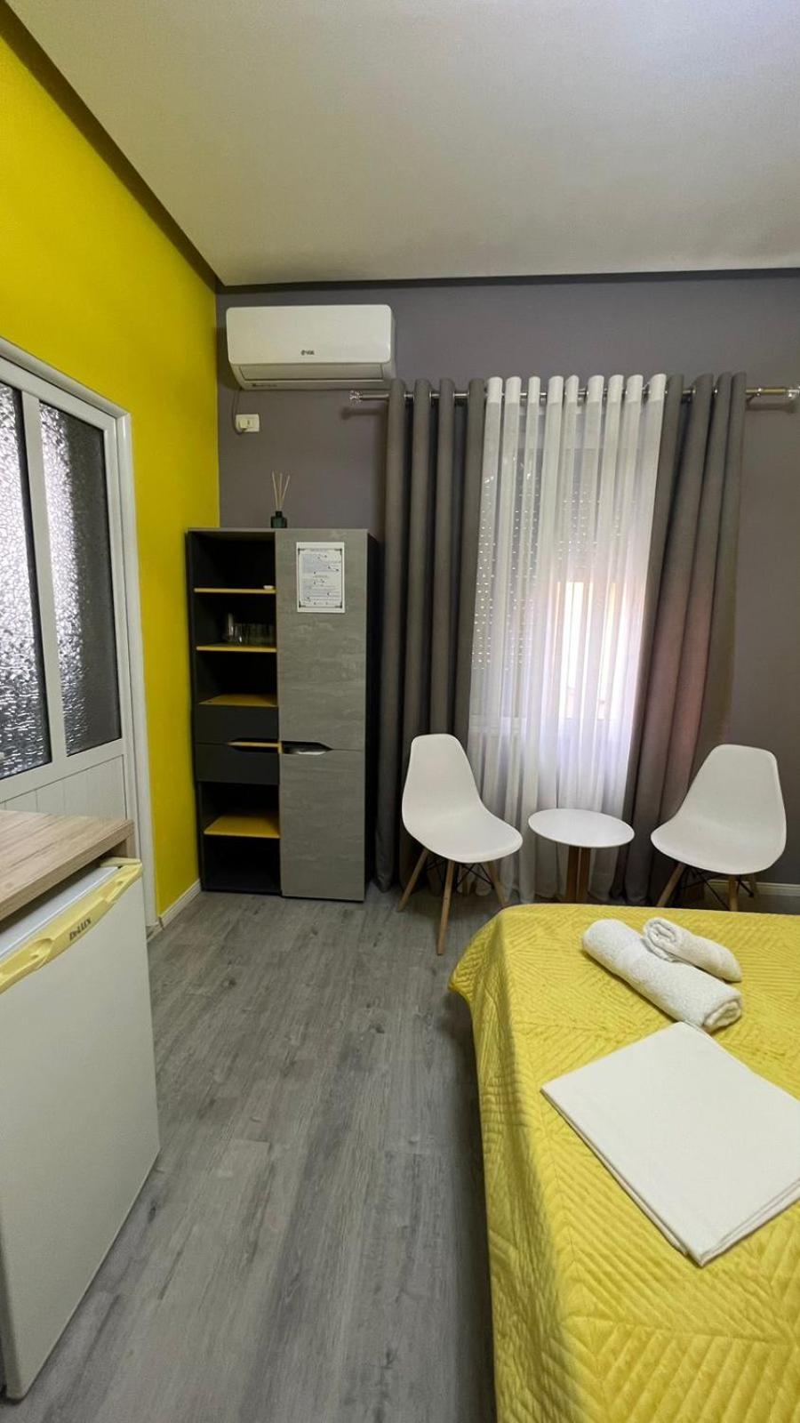 Algen Room'S Берат Екстер'єр фото