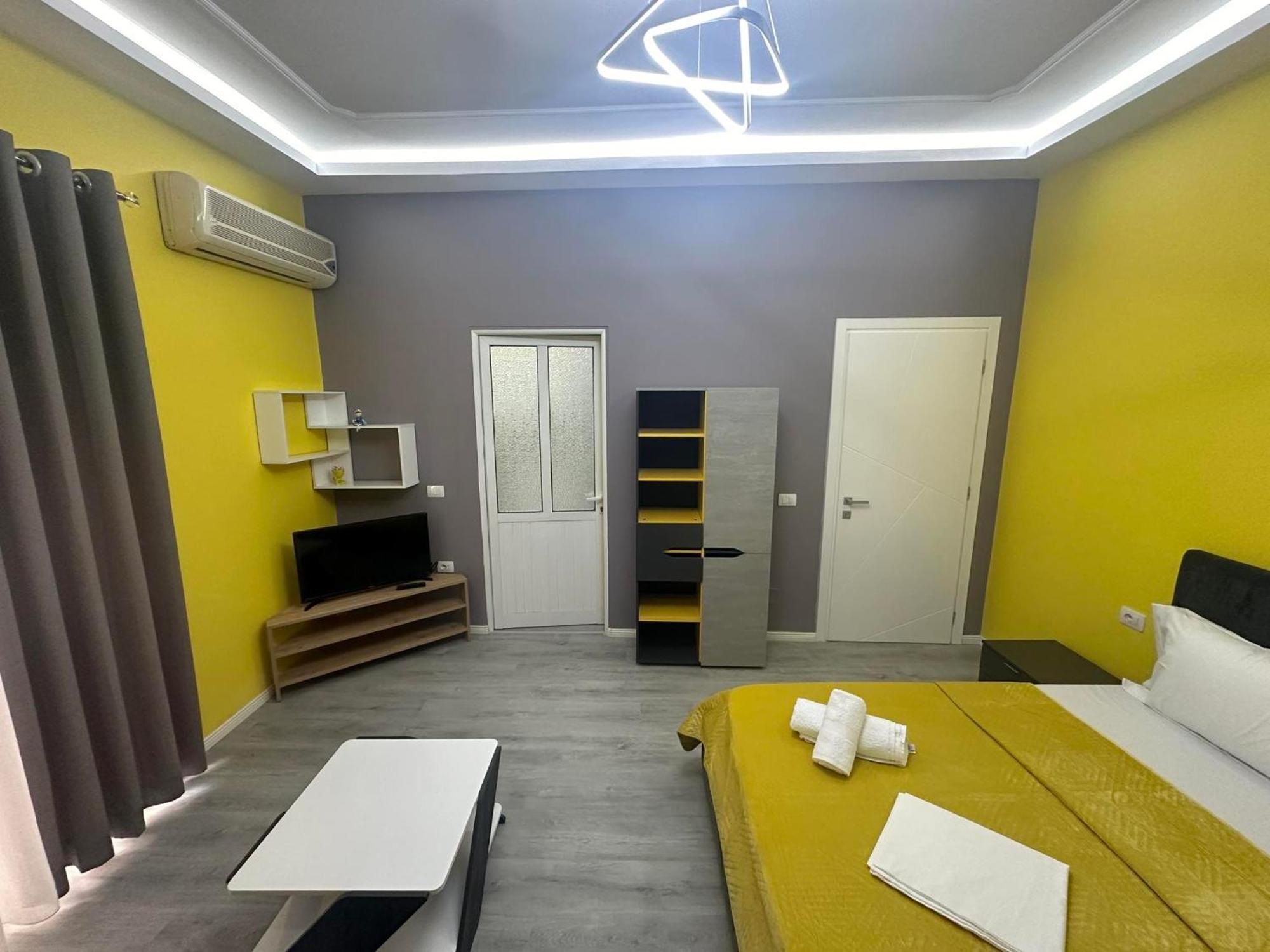 Algen Room'S Берат Екстер'єр фото
