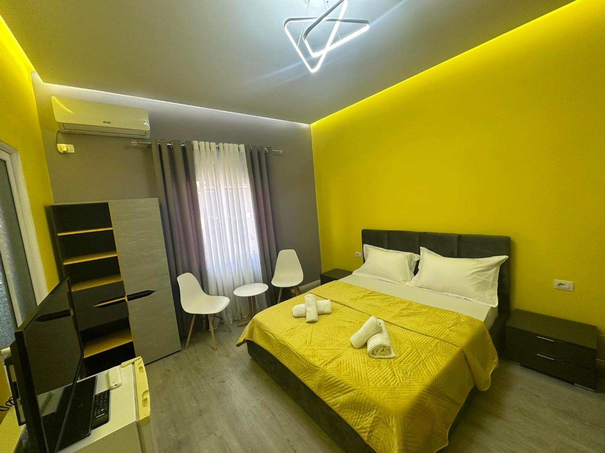 Algen Room'S Берат Екстер'єр фото