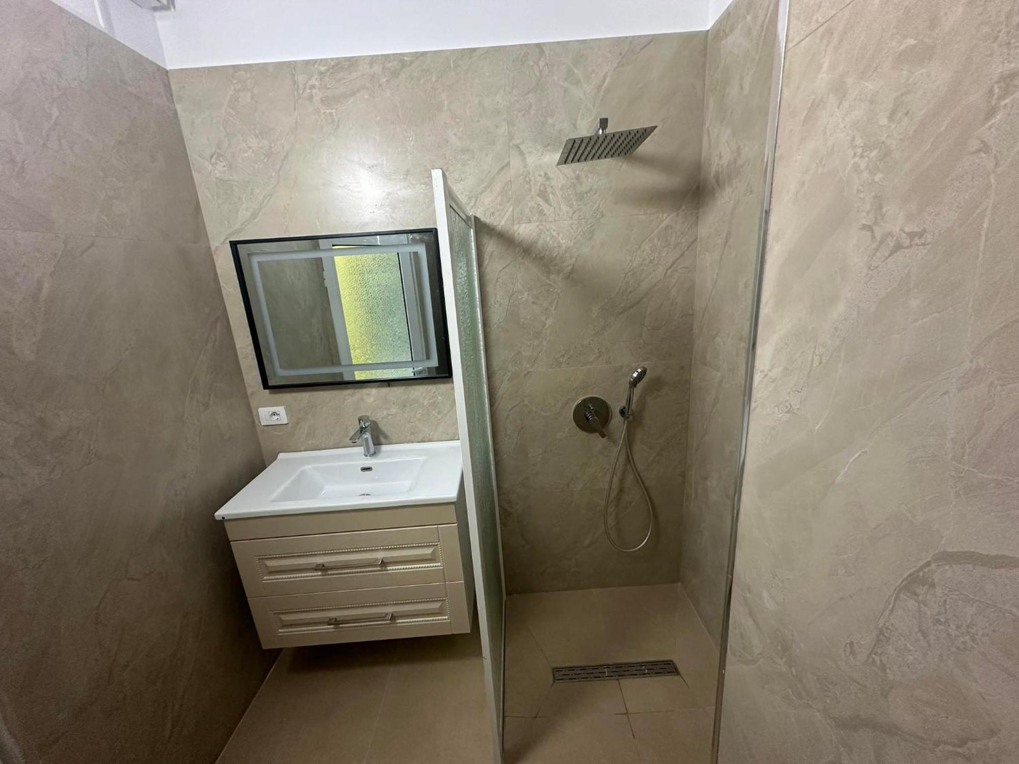 Algen Room'S Берат Екстер'єр фото