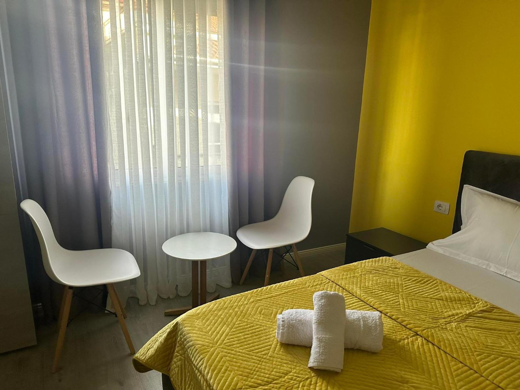 Algen Room'S Берат Екстер'єр фото